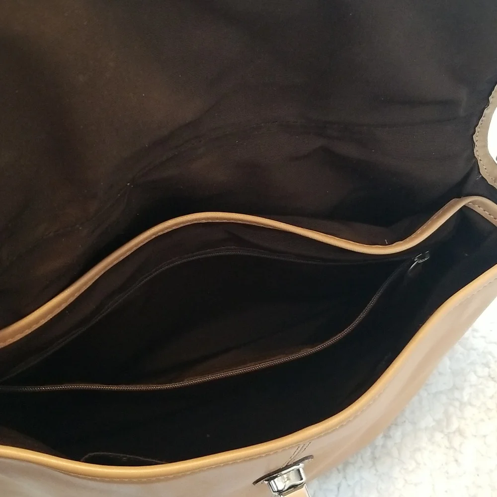 Vintage Coach Legacy Duffle/Shoulder Bag in Light Tan Leather – Style #F15170